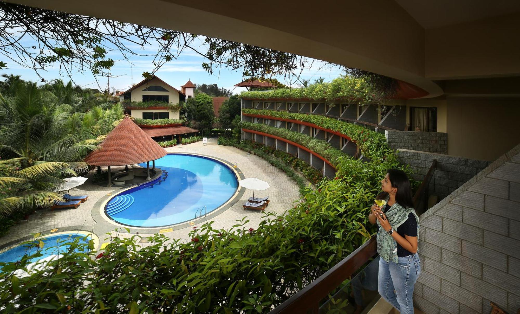 Uday Suites - The Airport Hotel Thiruvananthapuram Екстер'єр фото