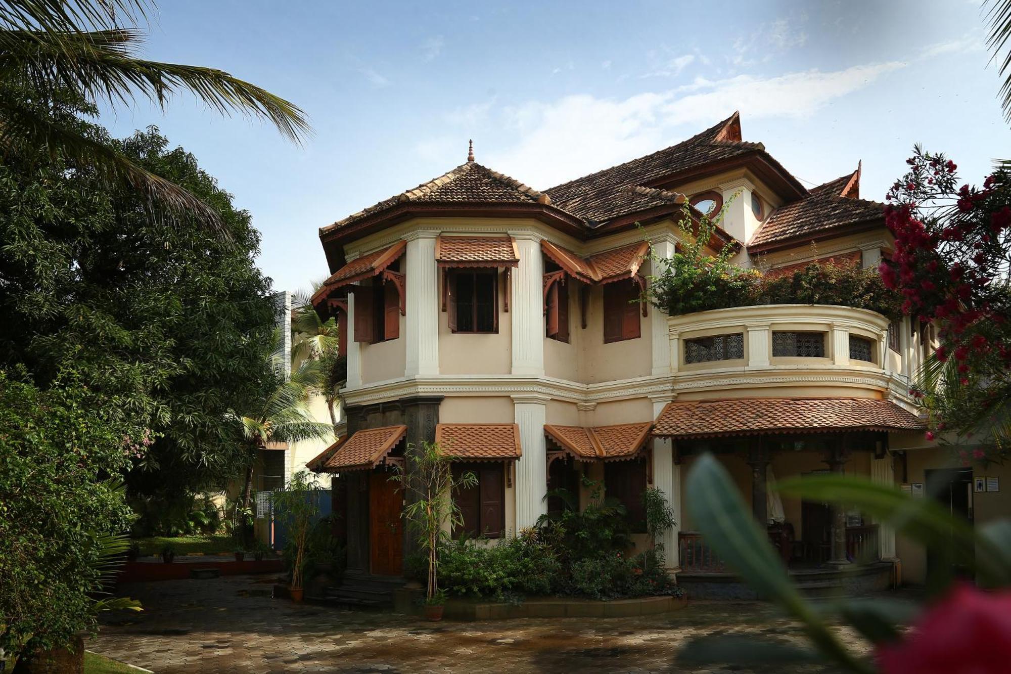 Uday Suites - The Airport Hotel Thiruvananthapuram Екстер'єр фото